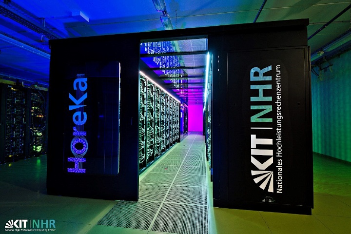 The HoreKa supercomputer at KIT